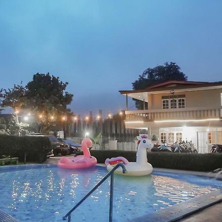 Hotel Reddoorz Near Taman Safari 2 Bogor Exterior foto